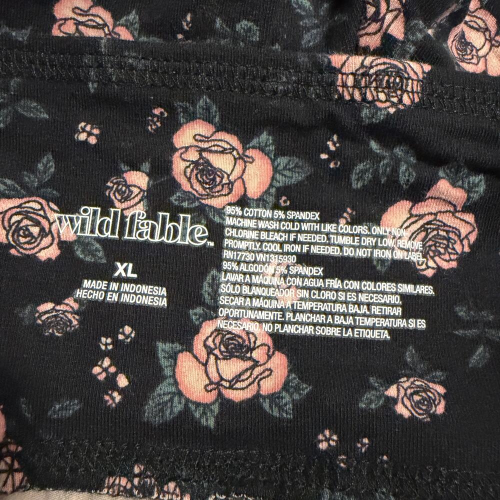 Wild Fable Women's Black Floral High-Waisted Classic Leggings - Size XL - NWT - Picture 2 of 6